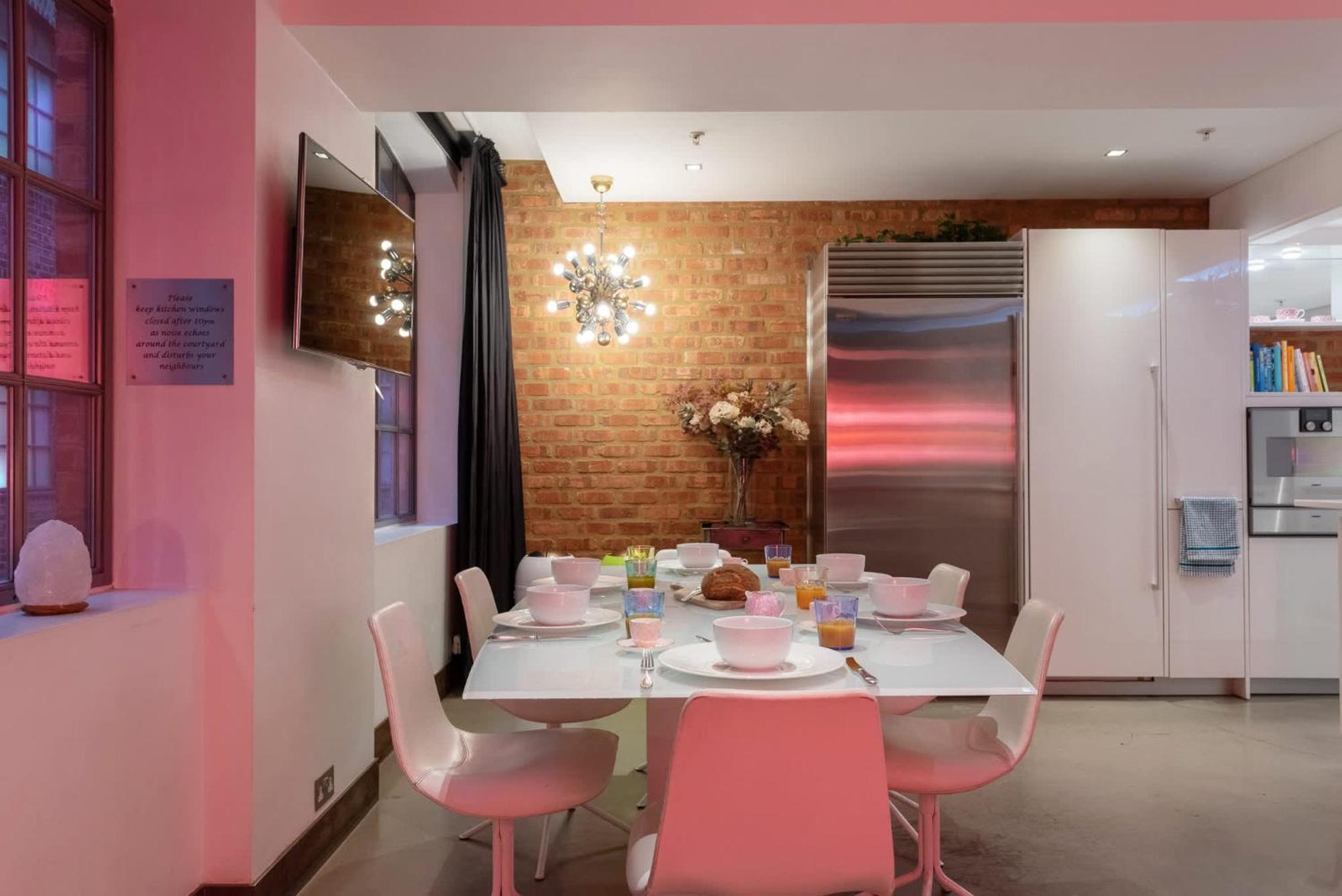 Amazingly Luxurious Loft Apartment, Soho - 3 Bedrooms, 2 Bath & Office Лондон Екстер'єр фото
