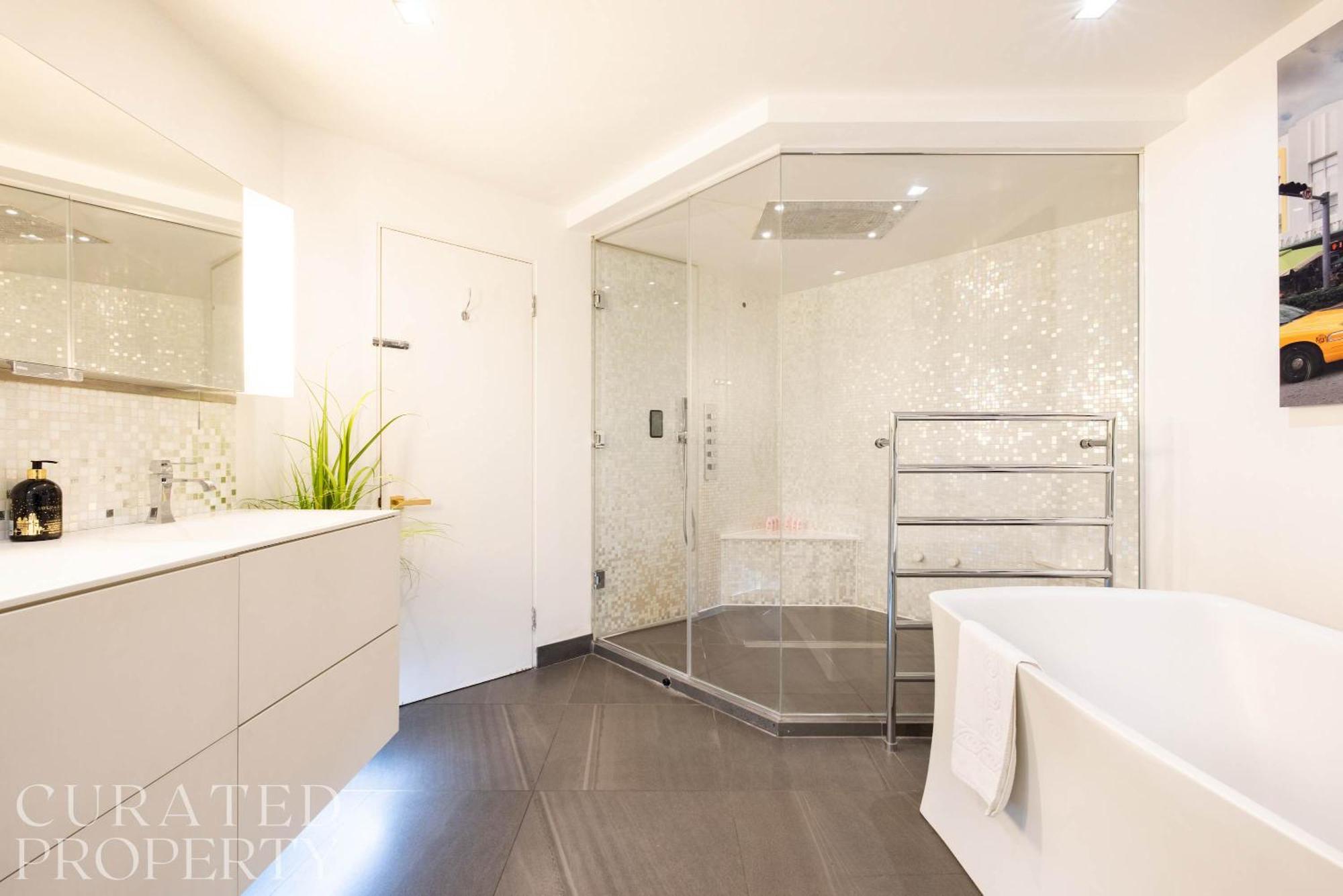 Amazingly Luxurious Loft Apartment, Soho - 3 Bedrooms, 2 Bath & Office Лондон Екстер'єр фото