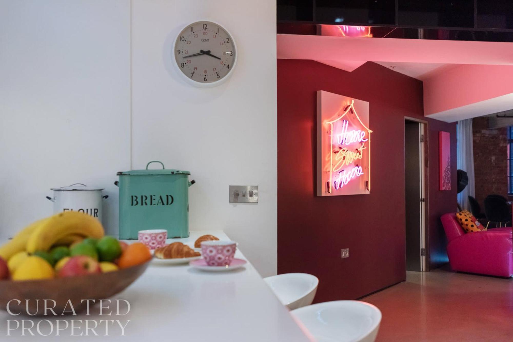 Amazingly Luxurious Loft Apartment, Soho - 3 Bedrooms, 2 Bath & Office Лондон Екстер'єр фото