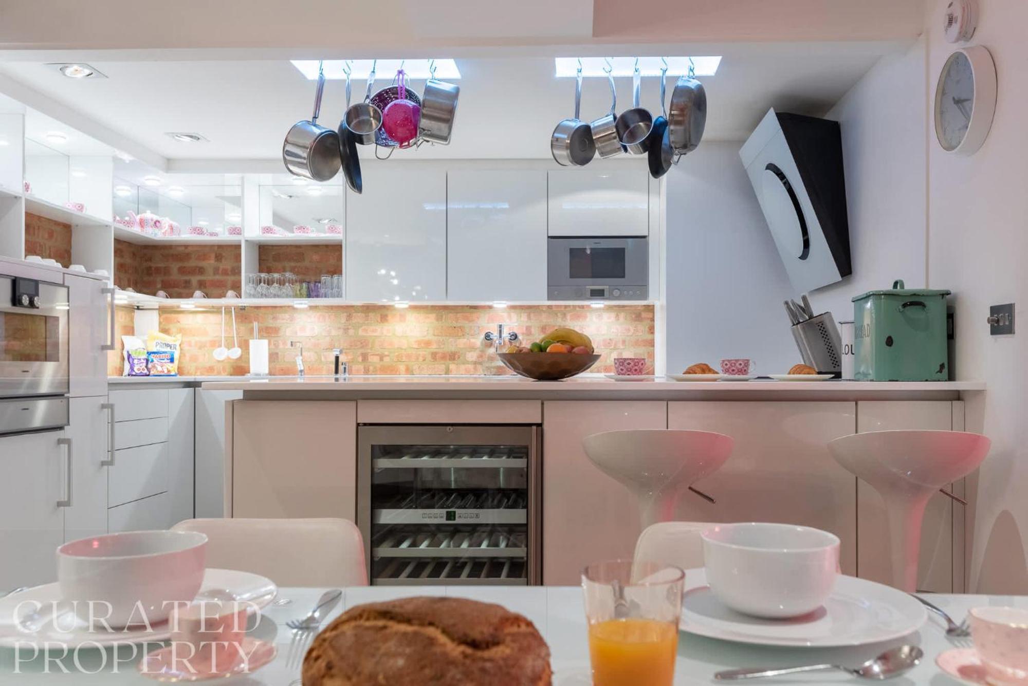 Amazingly Luxurious Loft Apartment, Soho - 3 Bedrooms, 2 Bath & Office Лондон Екстер'єр фото