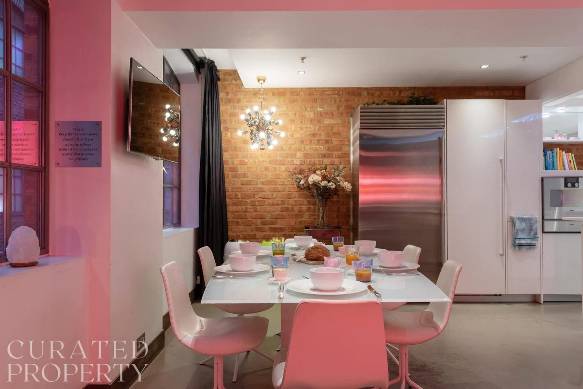 Amazingly Luxurious Loft Apartment, Soho - 3 Bedrooms, 2 Bath & Office Лондон Екстер'єр фото