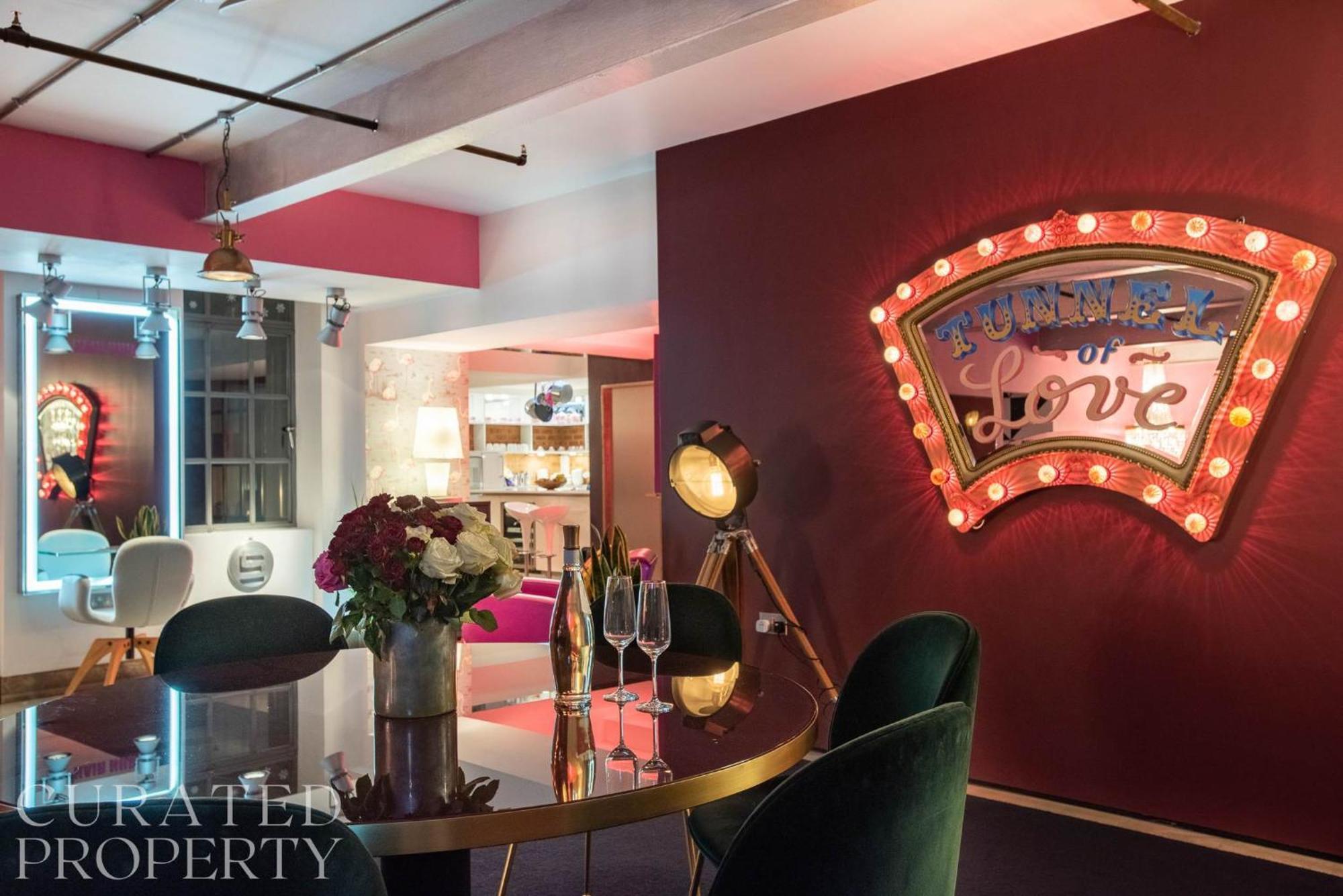 Amazingly Luxurious Loft Apartment, Soho - 3 Bedrooms, 2 Bath & Office Лондон Екстер'єр фото